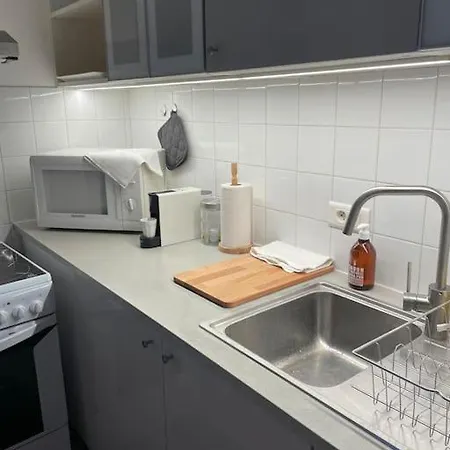Pointe Rouge: Petit Cocon Entre Et Colline Apartment *